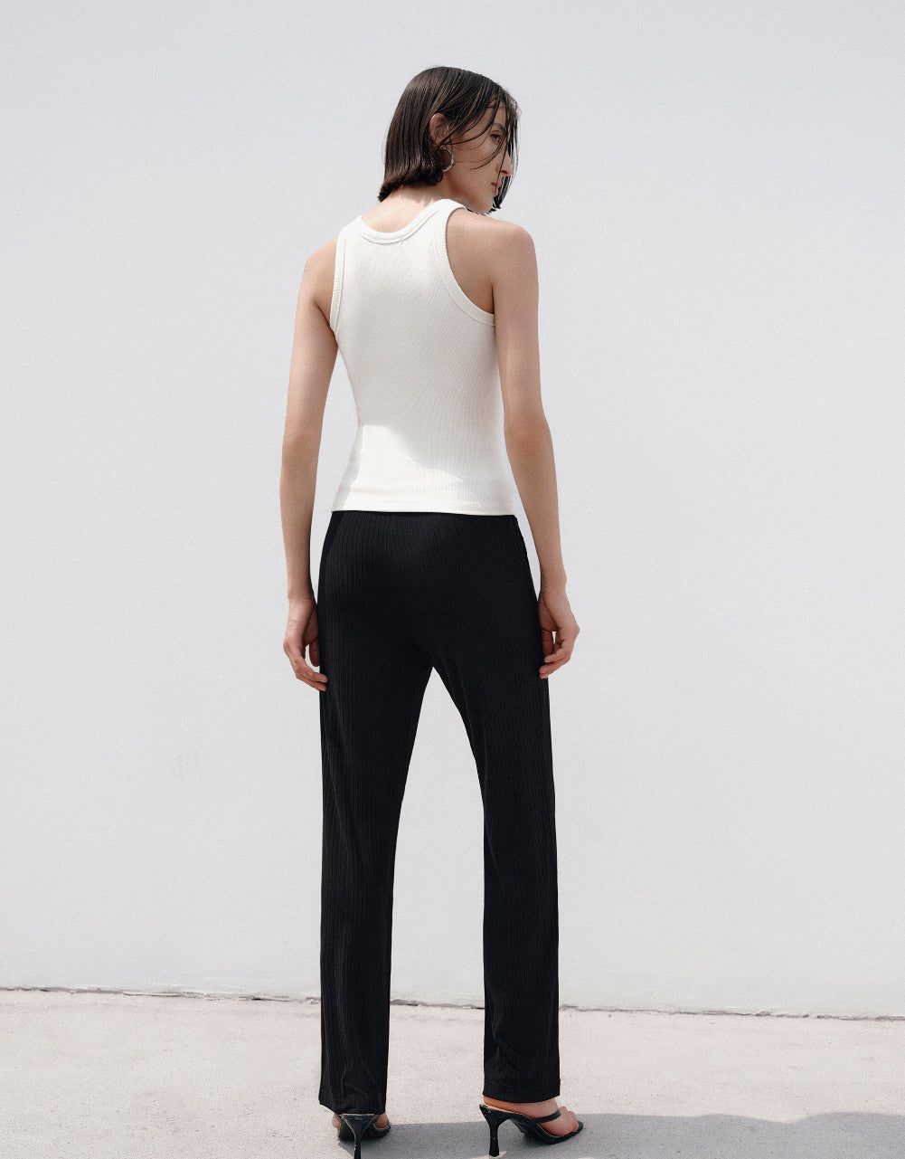 Elastic Waist Knitted Straight Pants sold by Urban Revivo product image thumbnail 5