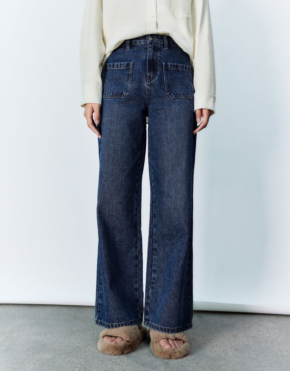 Mid-Waist Jeans With Front Pockets sold by Urban Revivo product image thumbnail 2