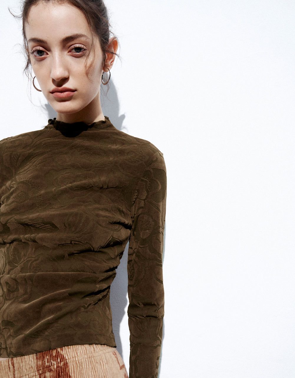 Flower Embossed Knitted Skinny T-Shirt sold by Urban Revivo product image thumbnail 5