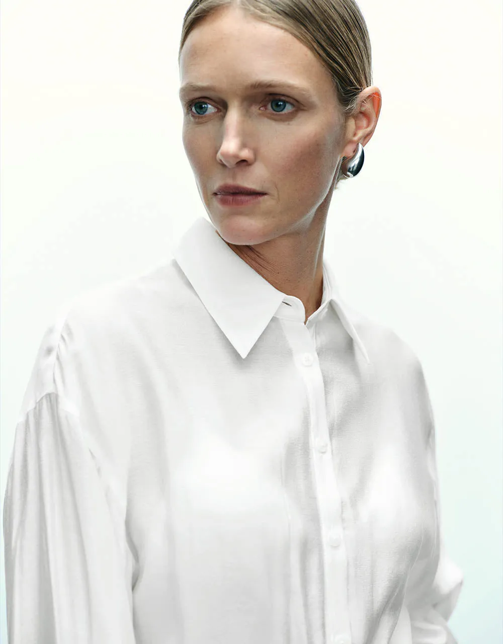 Cropped Loose Shirt sold by Urban Revivo product image thumbnail 3