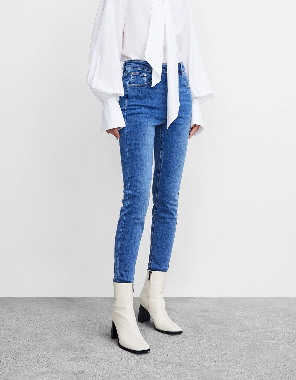 Mid Waist Mom Jeans sold by Urban Revivo product image thumbnail 5