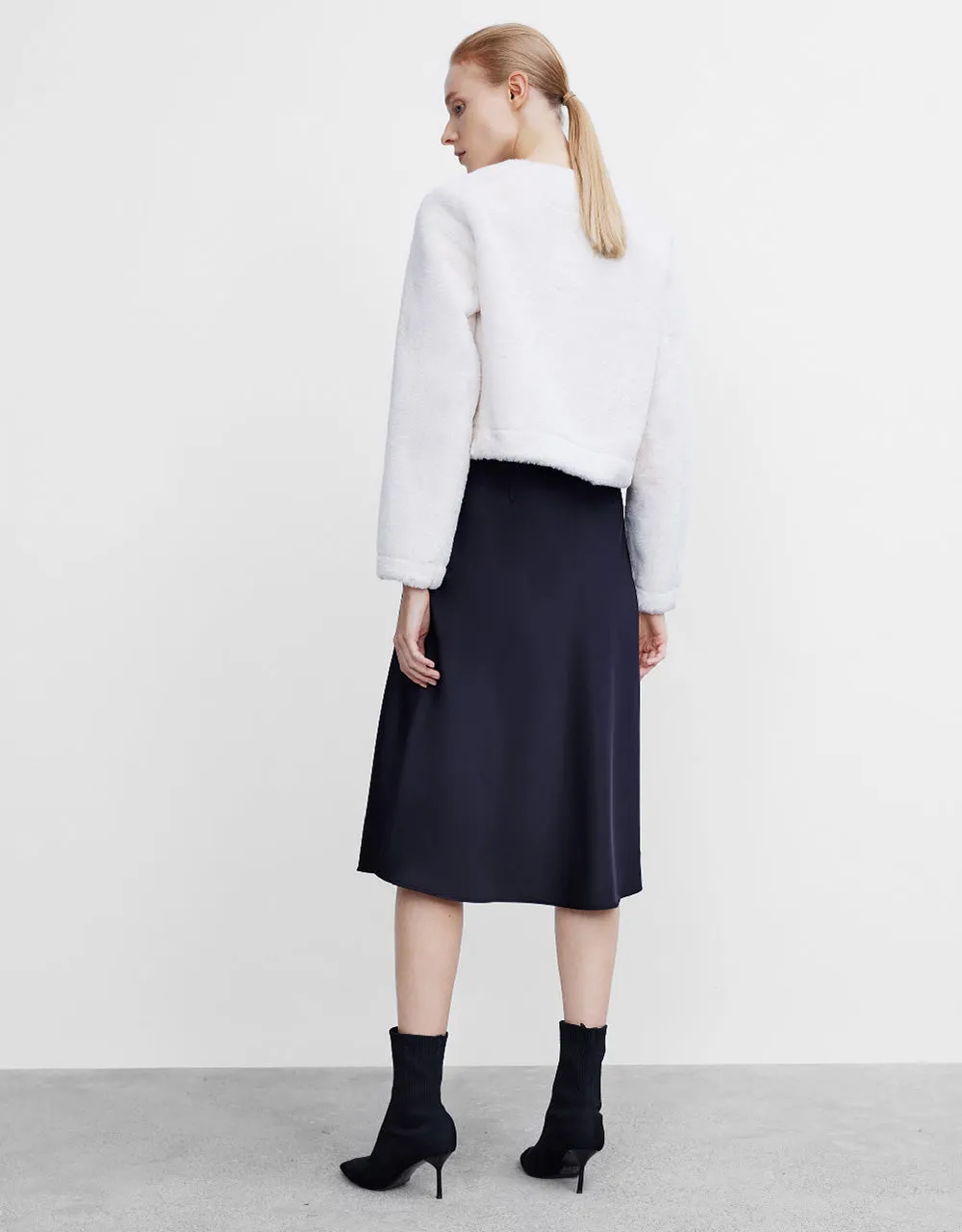 V-Neck Straight Jacket sold by Urban Revivo product image thumbnail 4