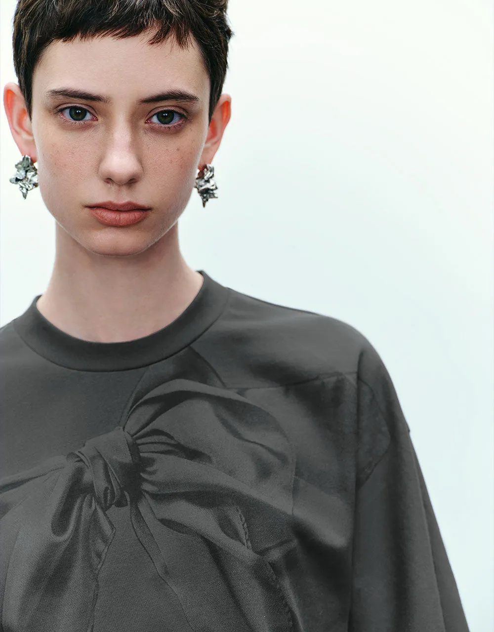 Bow Printed Crew Neck Loose T-Shirt sold by Urban Revivo product image thumbnail 4