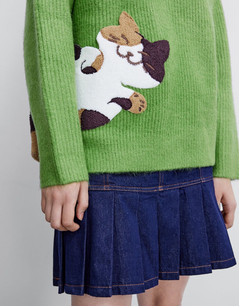 Cat Printed Crew Neck Knitted T-Shirt sold by Urban Revivo product image thumbnail 5