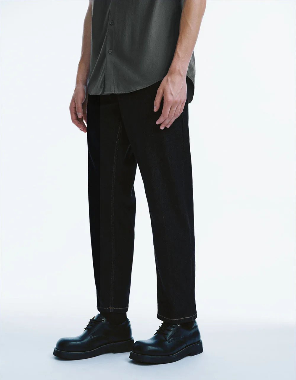 Carrot Fit Jeans sold by Urban Revivo product image thumbnail 4