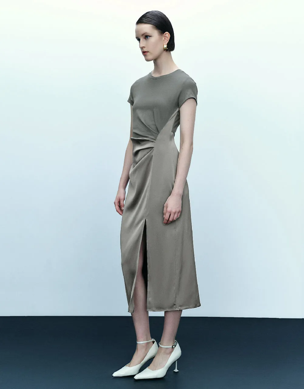 Runched Crew Neck Straight Dress sold by Urban Revivo product image thumbnail 3