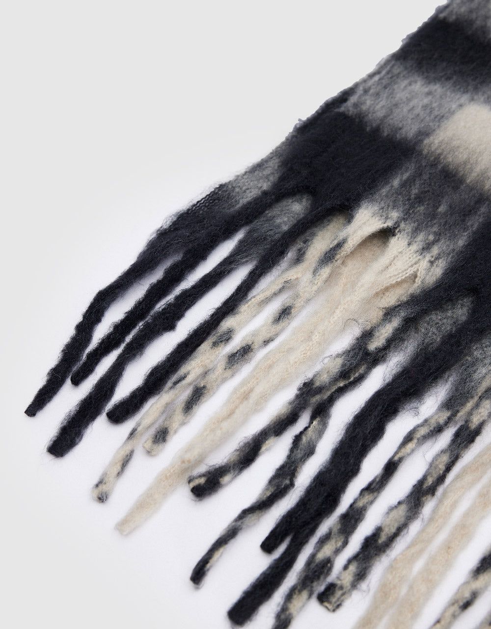 Plaid Long Scarf sold by Urban Revivo product image thumbnail 4