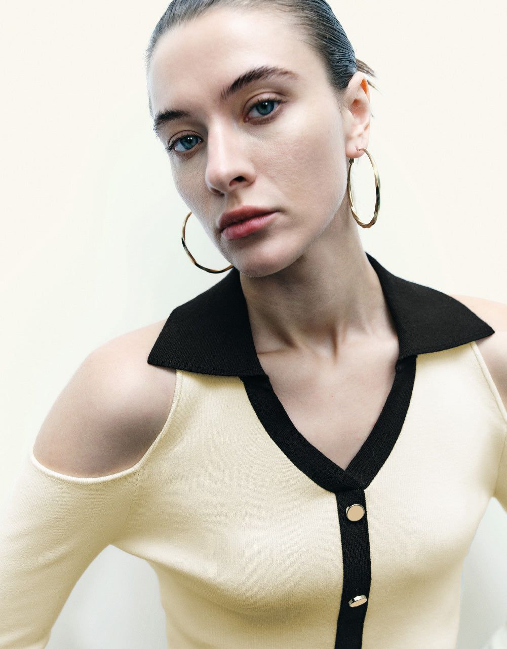 Cold Shoulder V-Neck Knitted T-Shirt sold by Urban Revivo product image thumbnail 5