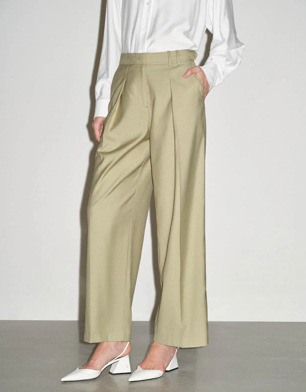 Tailored Straight Pants sold by Urban Revivo product image thumbnail 4