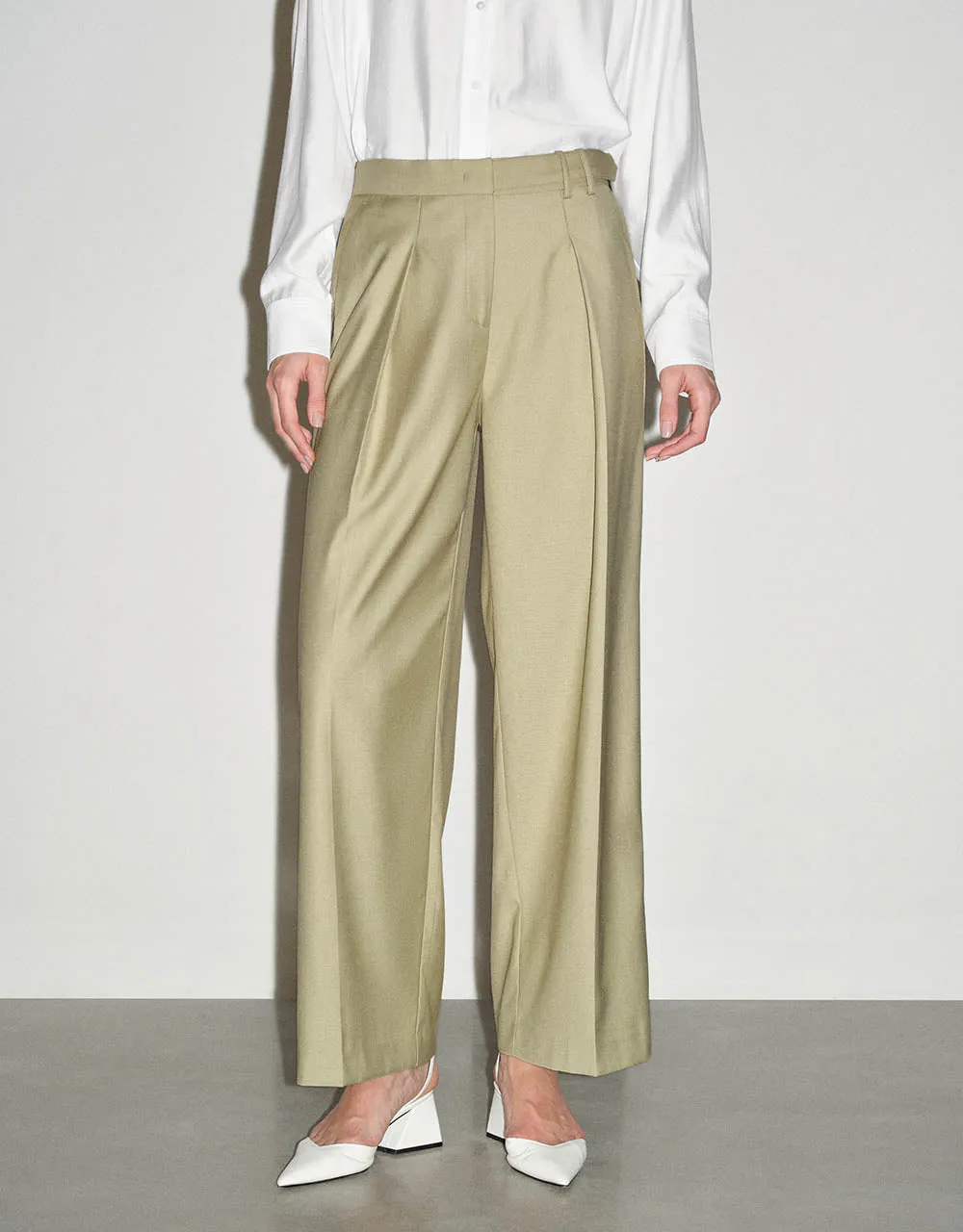 Tailored Straight Pants sold by Urban Revivo product image thumbnail 2