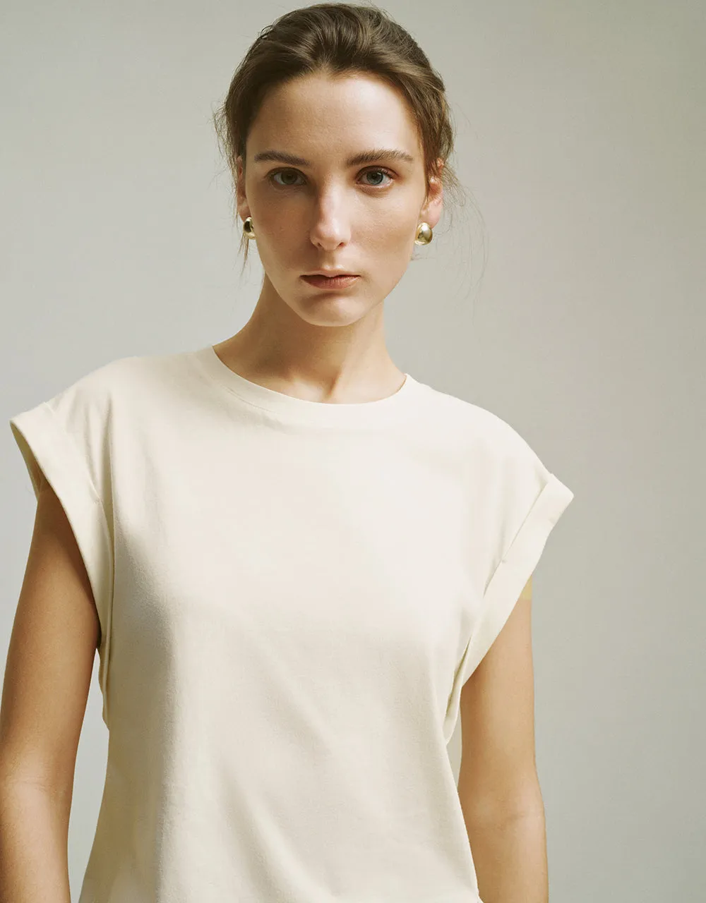 Sleeveless Crew Neck Straight T-Shirt sold by Urban Revivo product image thumbnail 4