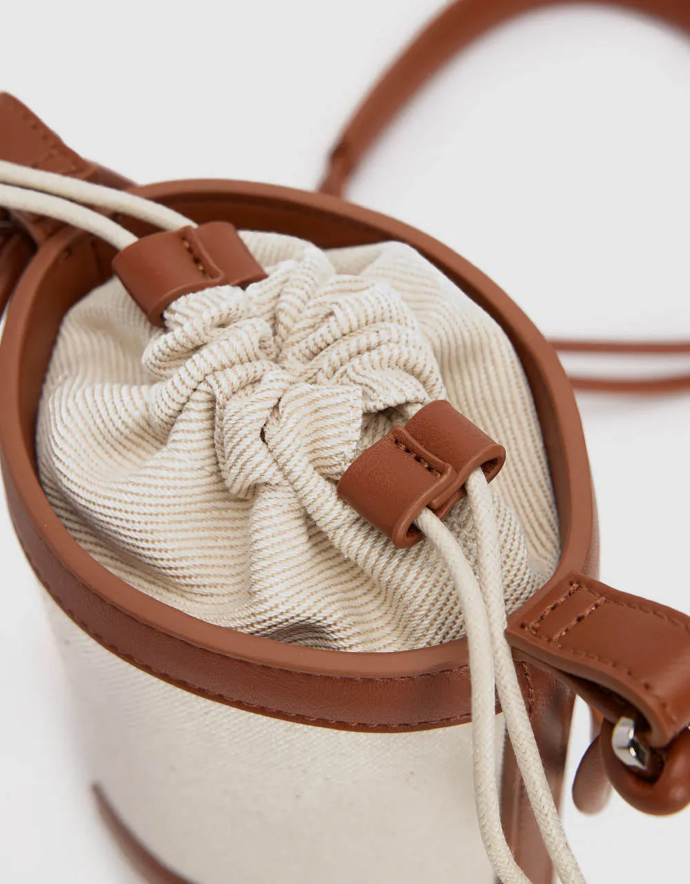 Crossbody Bucket Bag sold by Urban Revivo product image thumbnail 5