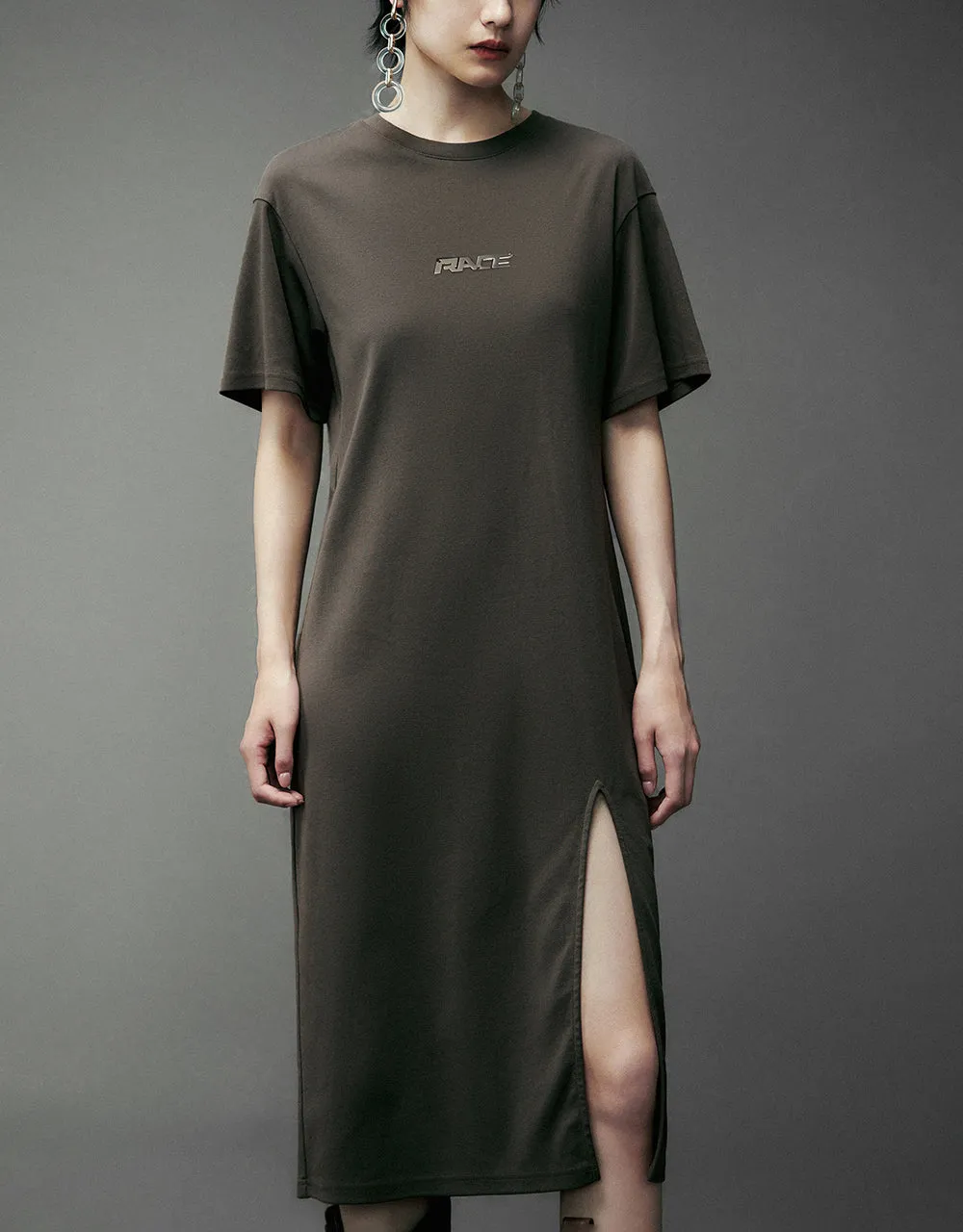 Split Hem Crew Neck Straight Dress sold by Urban Revivo product image thumbnail 2