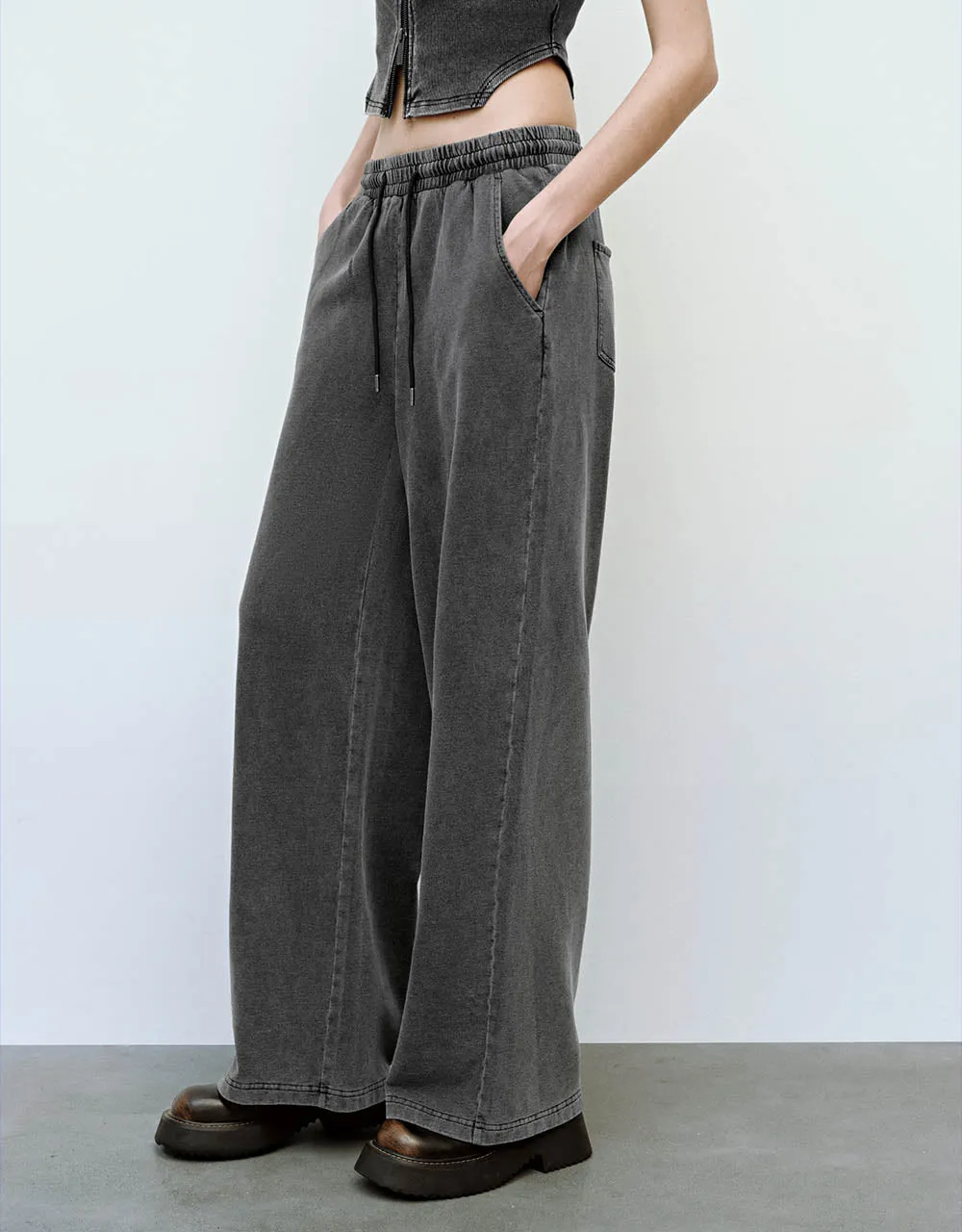 Elastic Waist Wide-Leg Jeans sold by Urban Revivo product image thumbnail 4