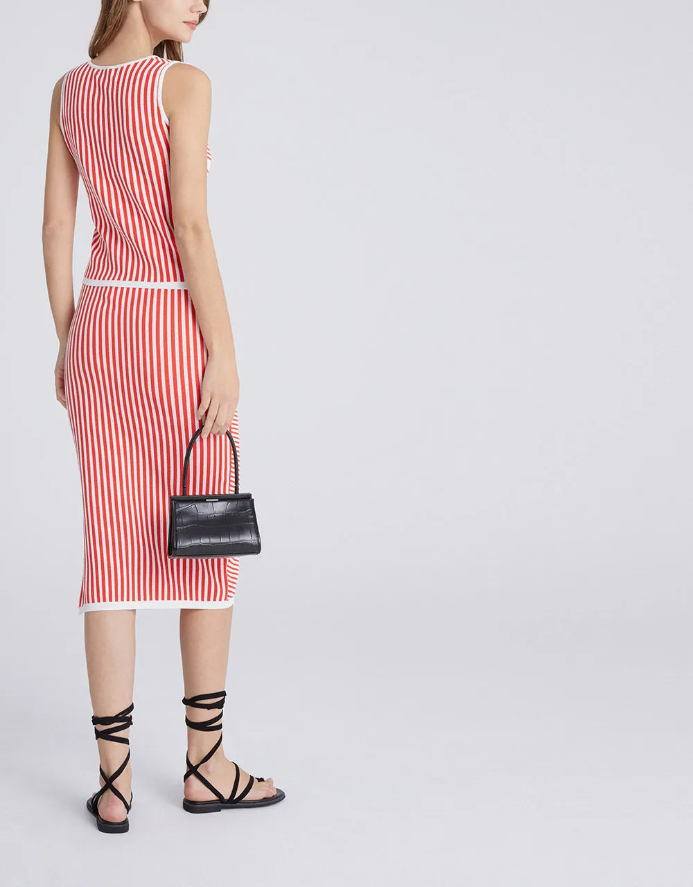 Contrast Striped Fitted Knit Tank Top sold by Urban Revivo product image thumbnail 4