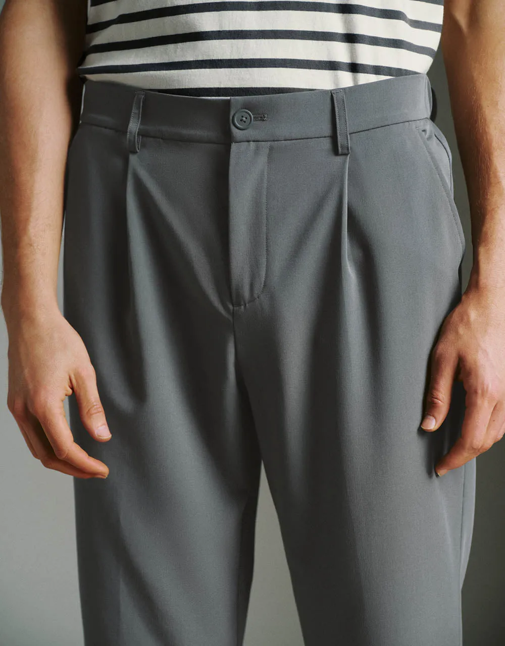 Tailored Carrot Fit Pants sold by Urban Revivo product image thumbnail 5