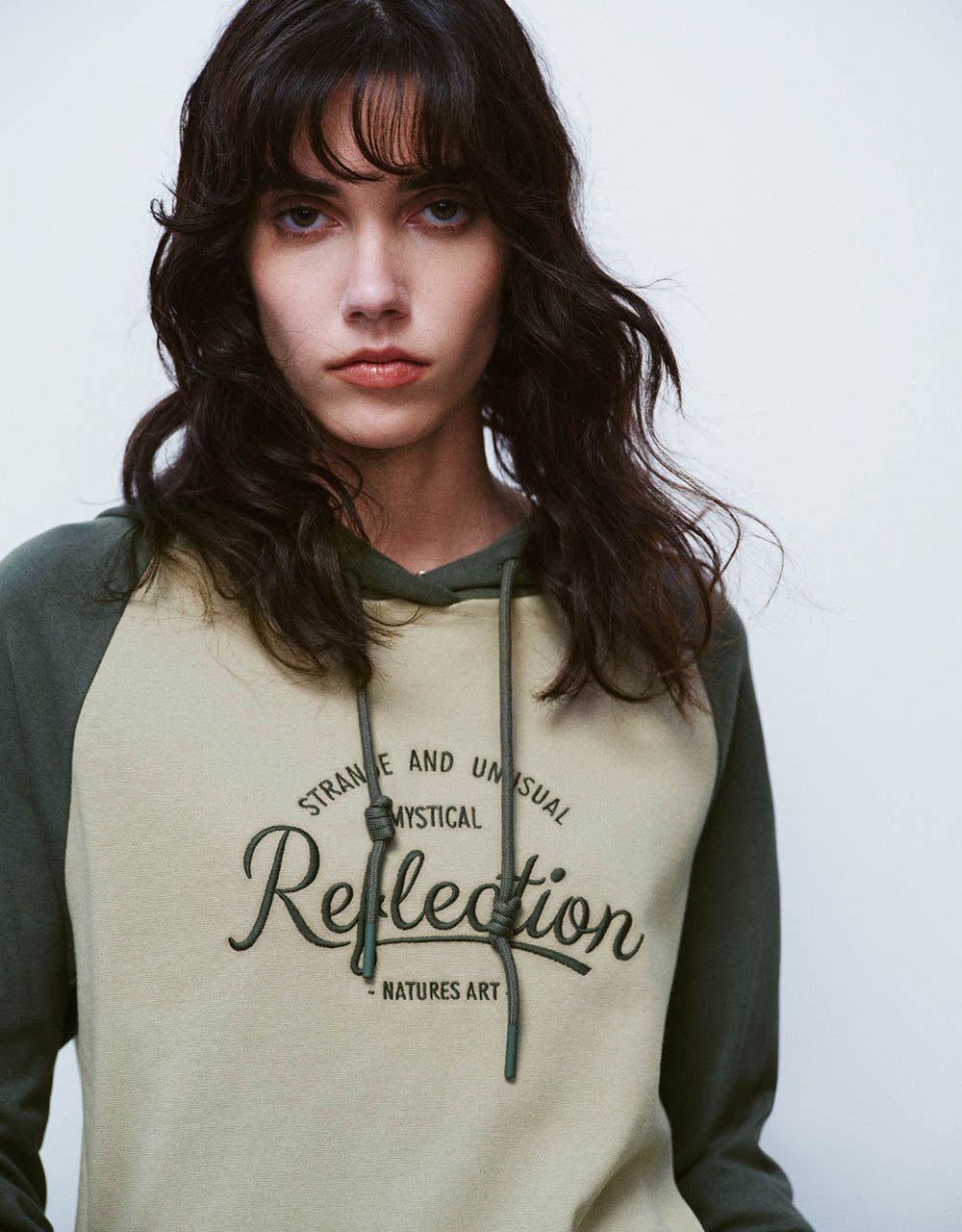 Letter Printed Raglan Sleeve Hooded Sweatshirt sold by Urban Revivo product image thumbnail 5