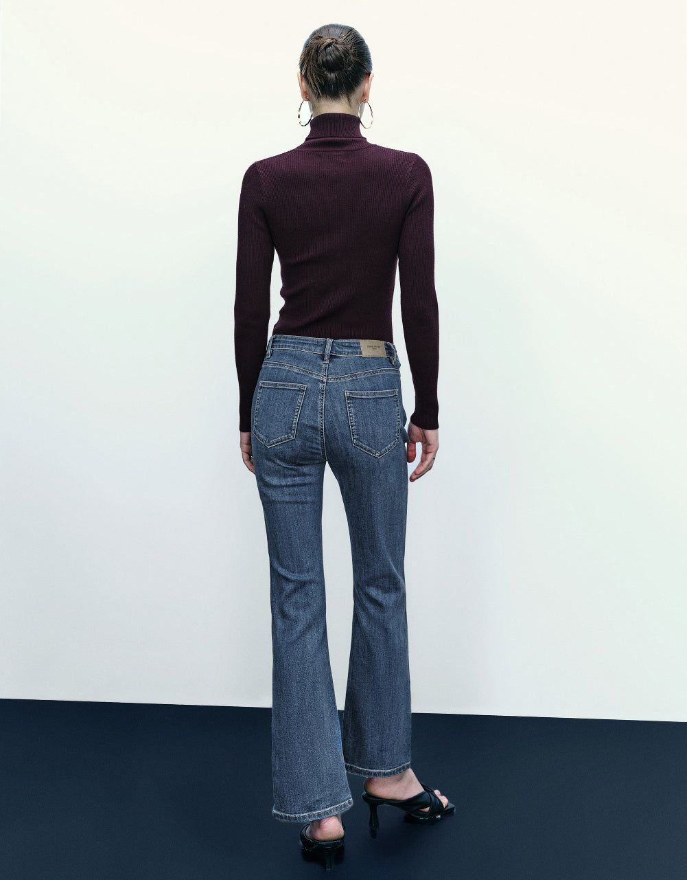 Split Hem Straight Jeans sold by Urban Revivo product image thumbnail 5