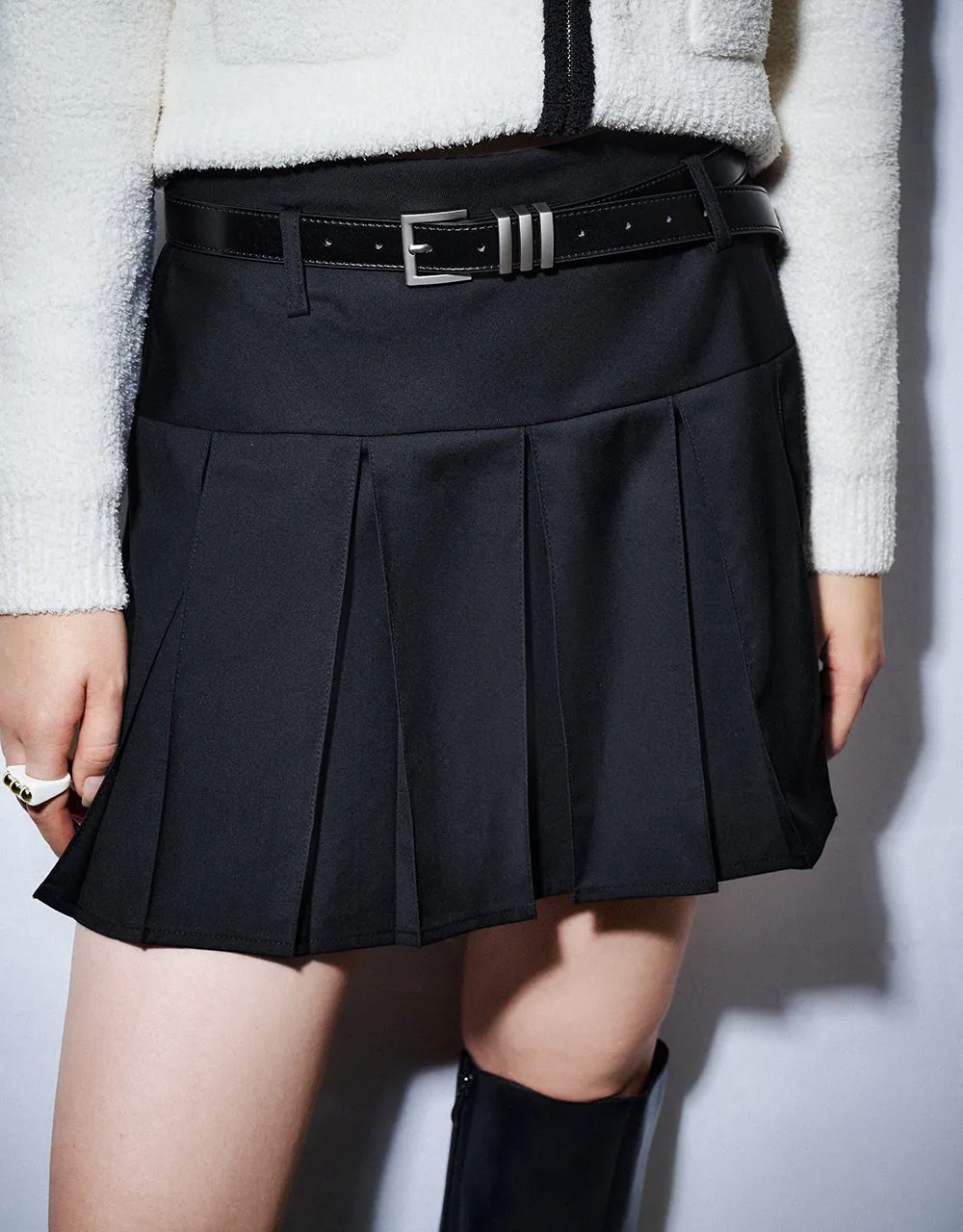 Pleated Mini A-Line Skirt With Belt sold by Urban Revivo product image thumbnail 5