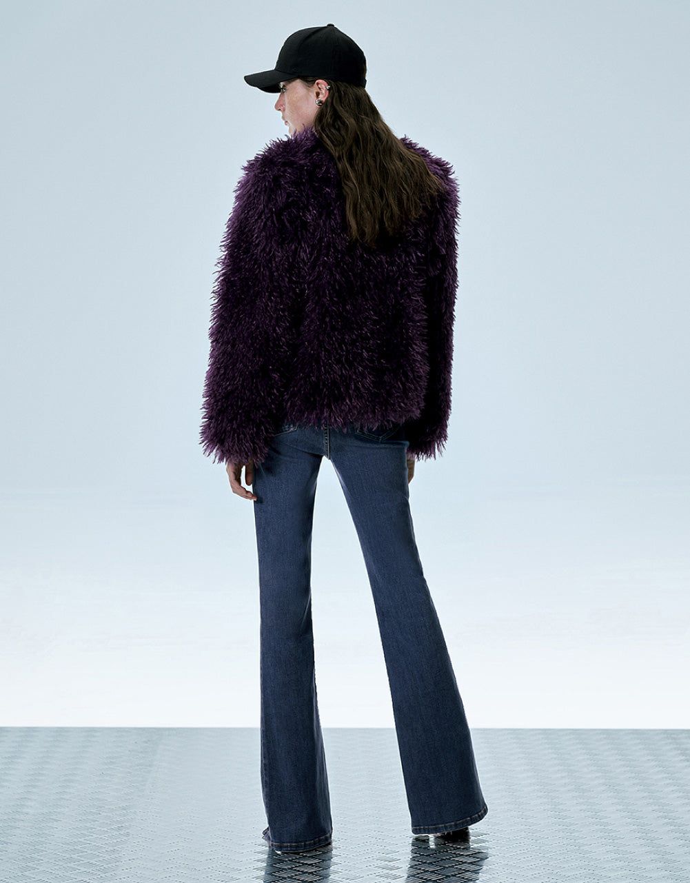 Split Hem Flared Jeans sold by Urban Revivo product image thumbnail 4