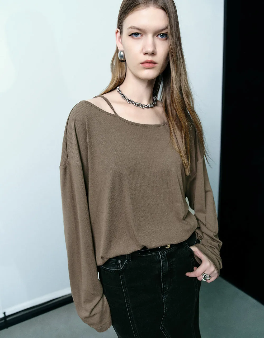 Off-Shoulder Knitted Loose T-Shirt sold by Urban Revivo product image thumbnail 3