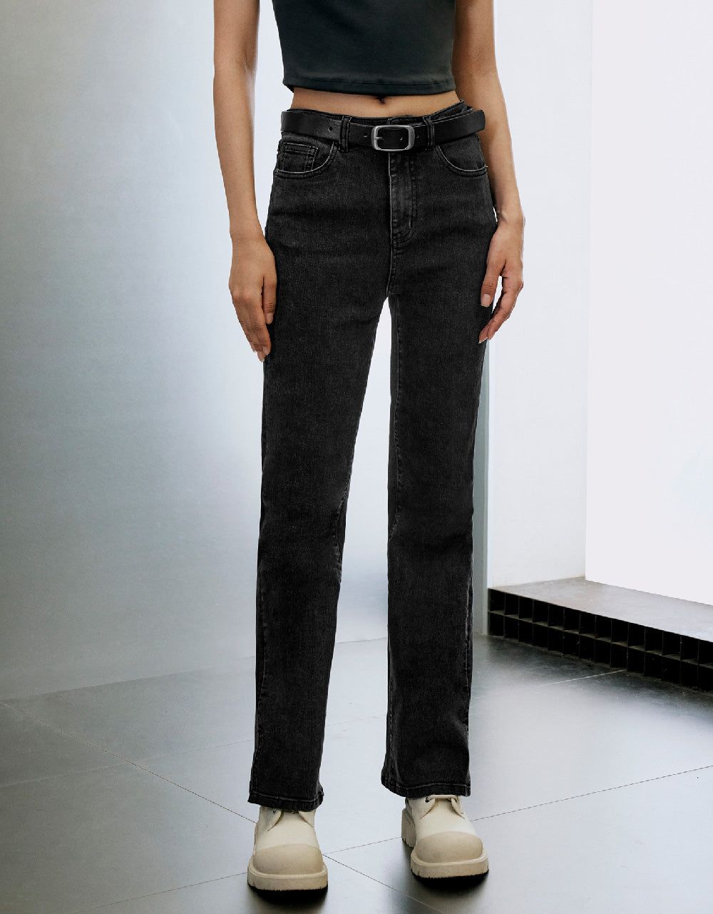 Split Hem Flare Jeans With Belt sold by Urban Revivo product image thumbnail 2