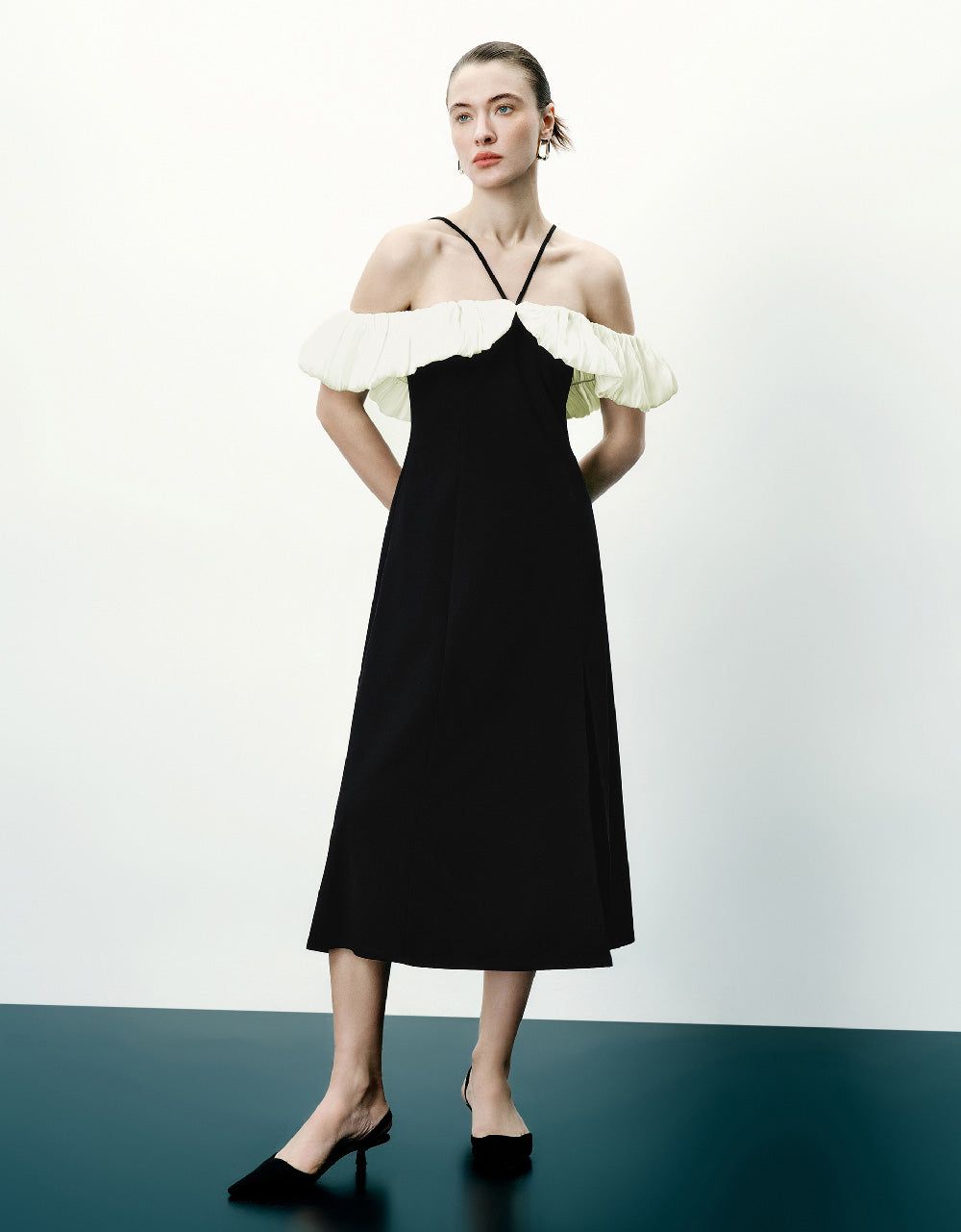 Puff Sleeve Off-Shoulder Skinny Dress sold by Urban Revivo