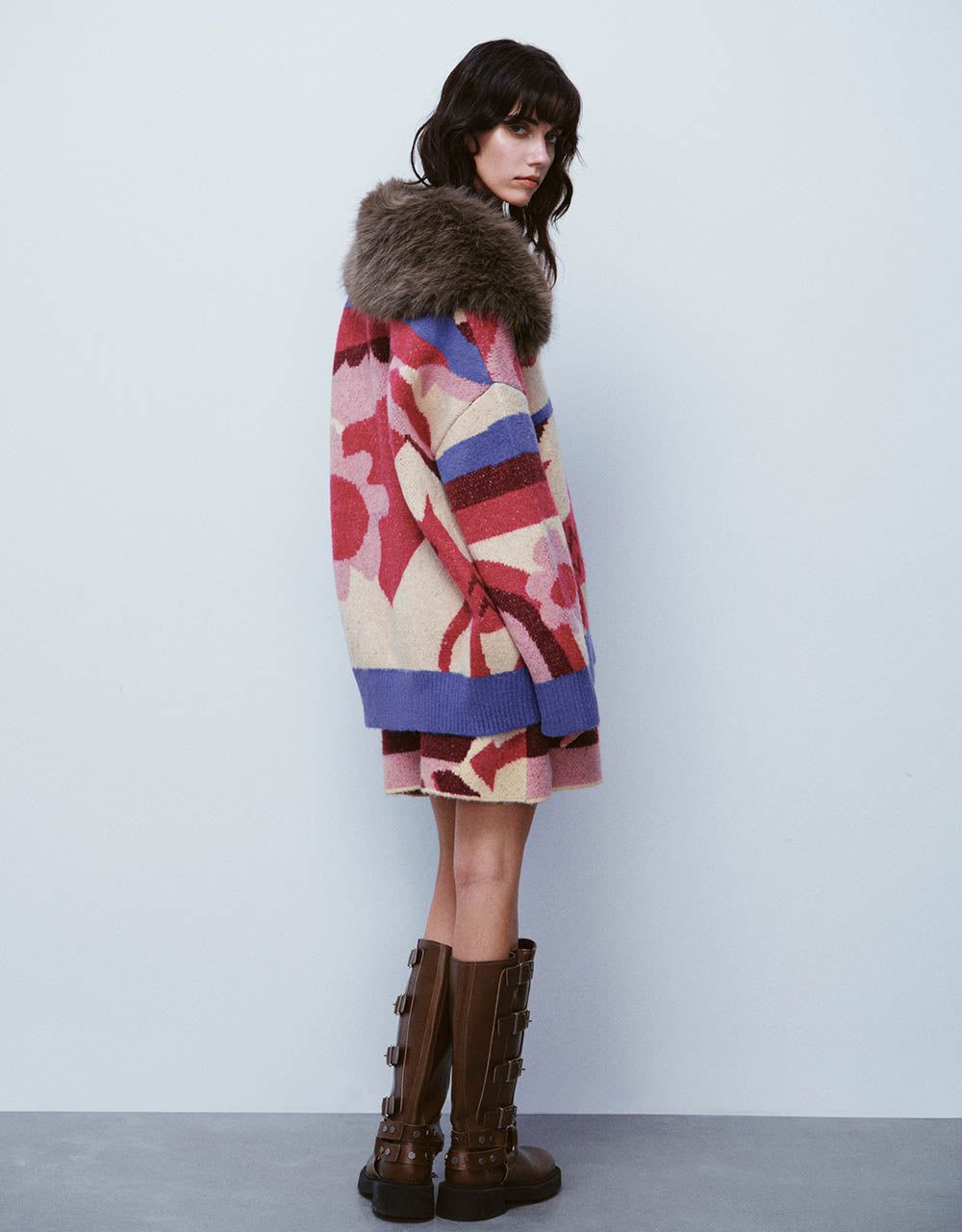 Printed V-Neck Knitted Cardigan With Furry Collar sold by Urban Revivo product image thumbnail 4