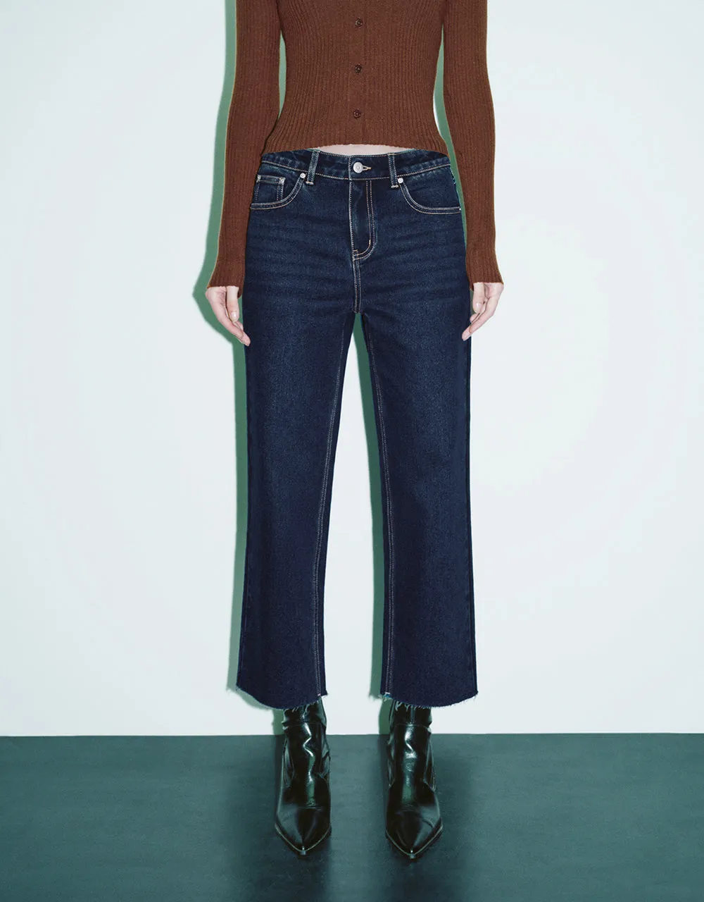 Raw Hem Straight Jeans sold by Urban Revivo product image thumbnail 2