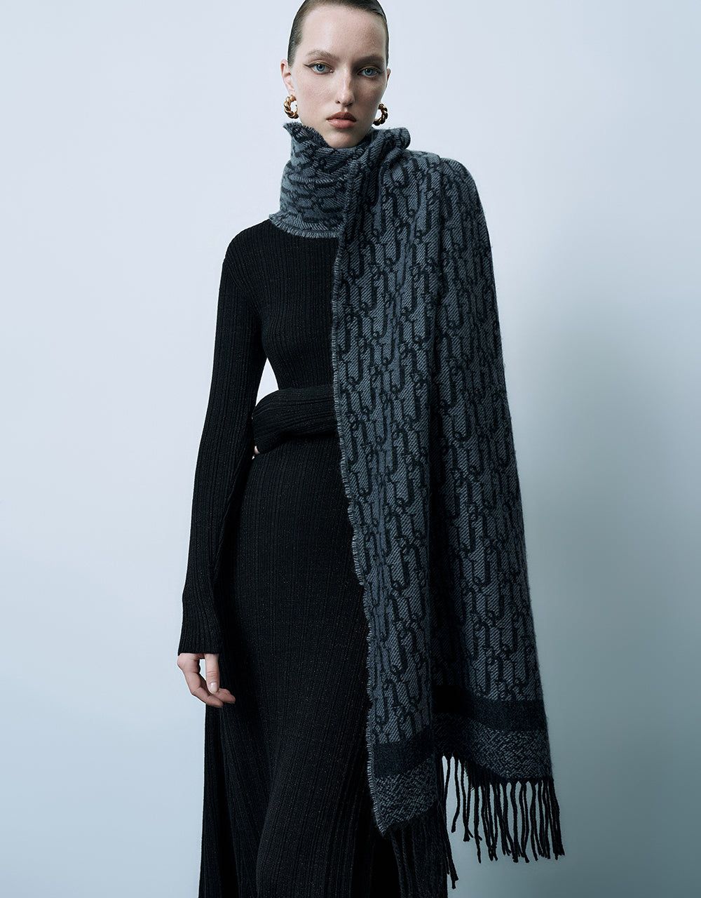 Skinny A-Line Knitted Dress sold by Urban Revivo product image thumbnail 3