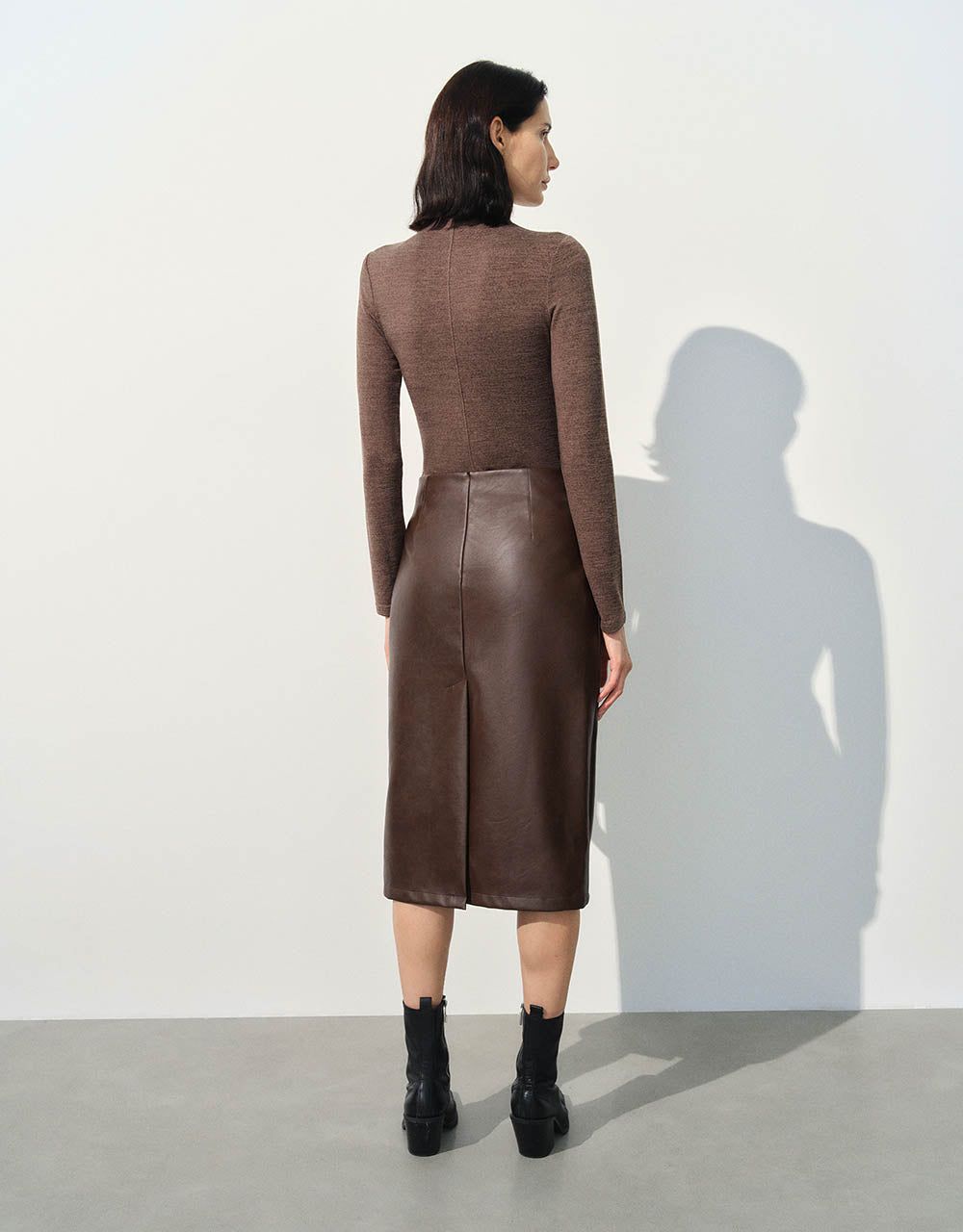 Stand Collar Skinny T-Shirt sold by Urban Revivo product image thumbnail 3