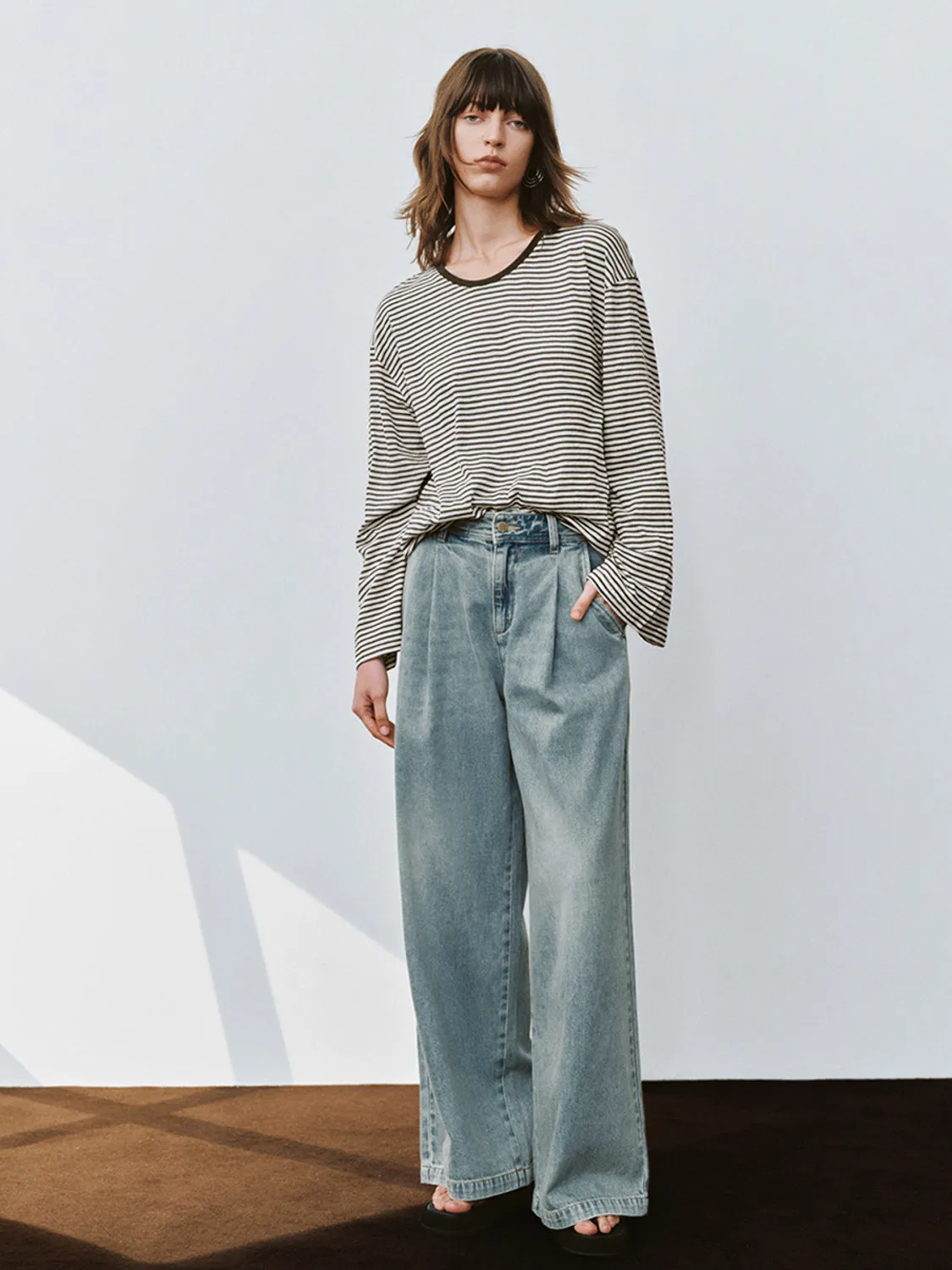 Crew Neck Loose T-Shirt sold by Urban Revivo product image thumbnail 5