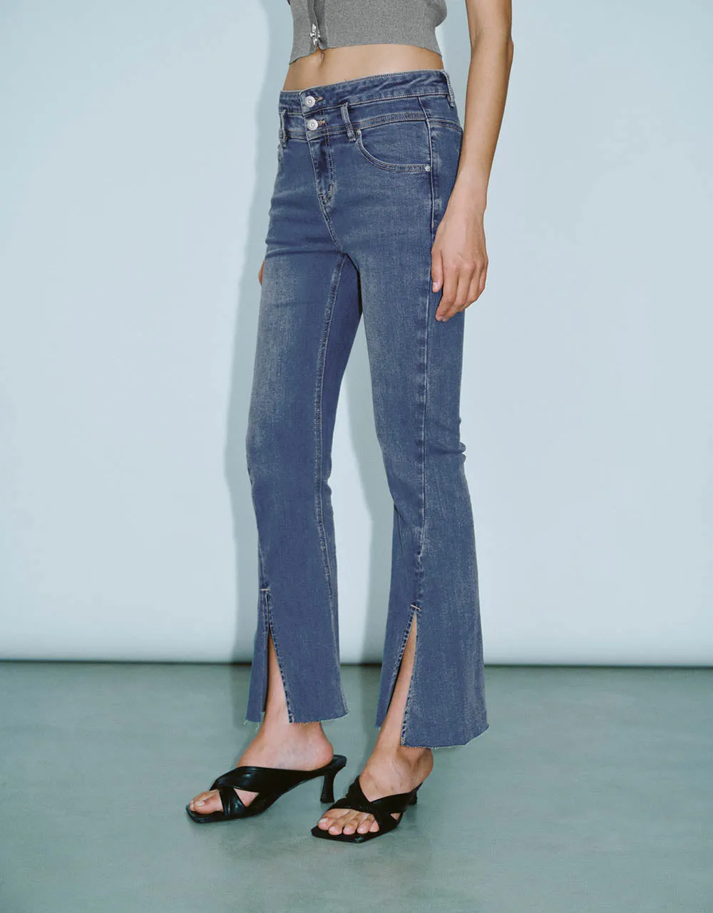 Split Hem Flare Jeans sold by Urban Revivo product image thumbnail 4