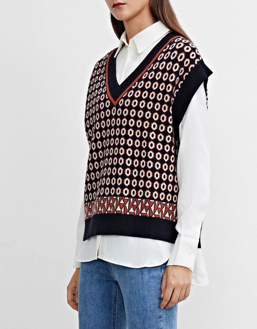 V Neck Allover Pattern Sweater Vest sold by Urban Revivo product image thumbnail 5