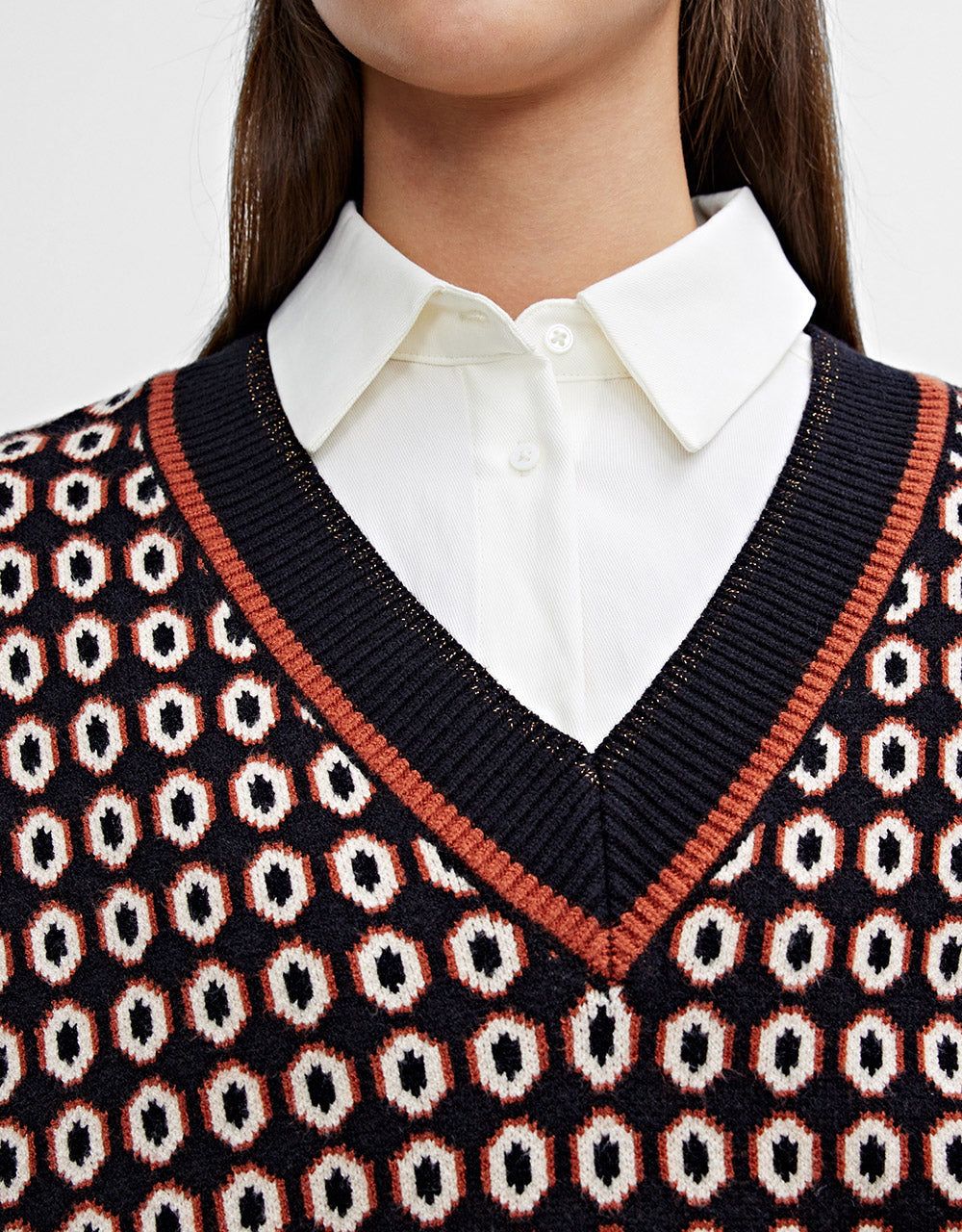 V Neck Allover Pattern Sweater Vest sold by Urban Revivo product image thumbnail 3