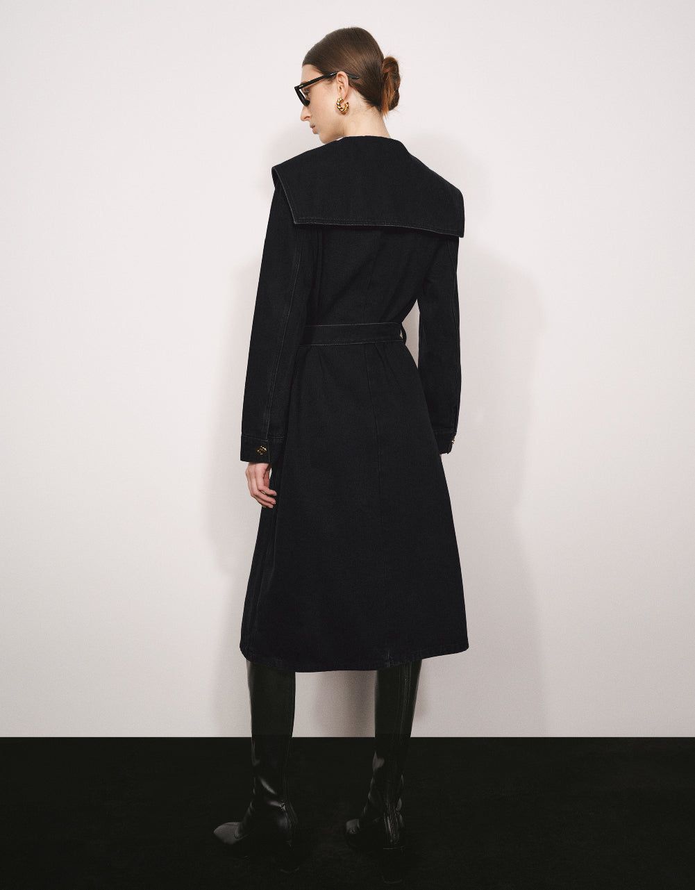 Square Buttons Denim Coat With Belt sold by Urban Revivo product image thumbnail 4