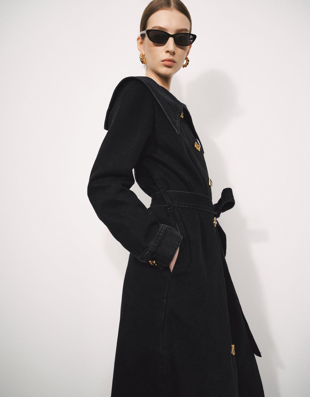 Square Buttons Denim Coat With Belt sold by Urban Revivo product image thumbnail 3