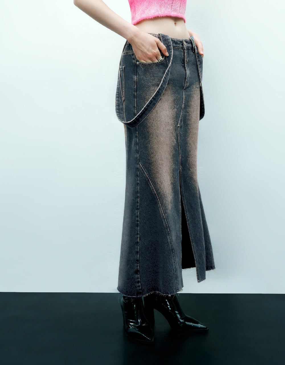 Split Hem Midi A-Line Denim Skirt sold by Urban Revivo product image thumbnail 4
