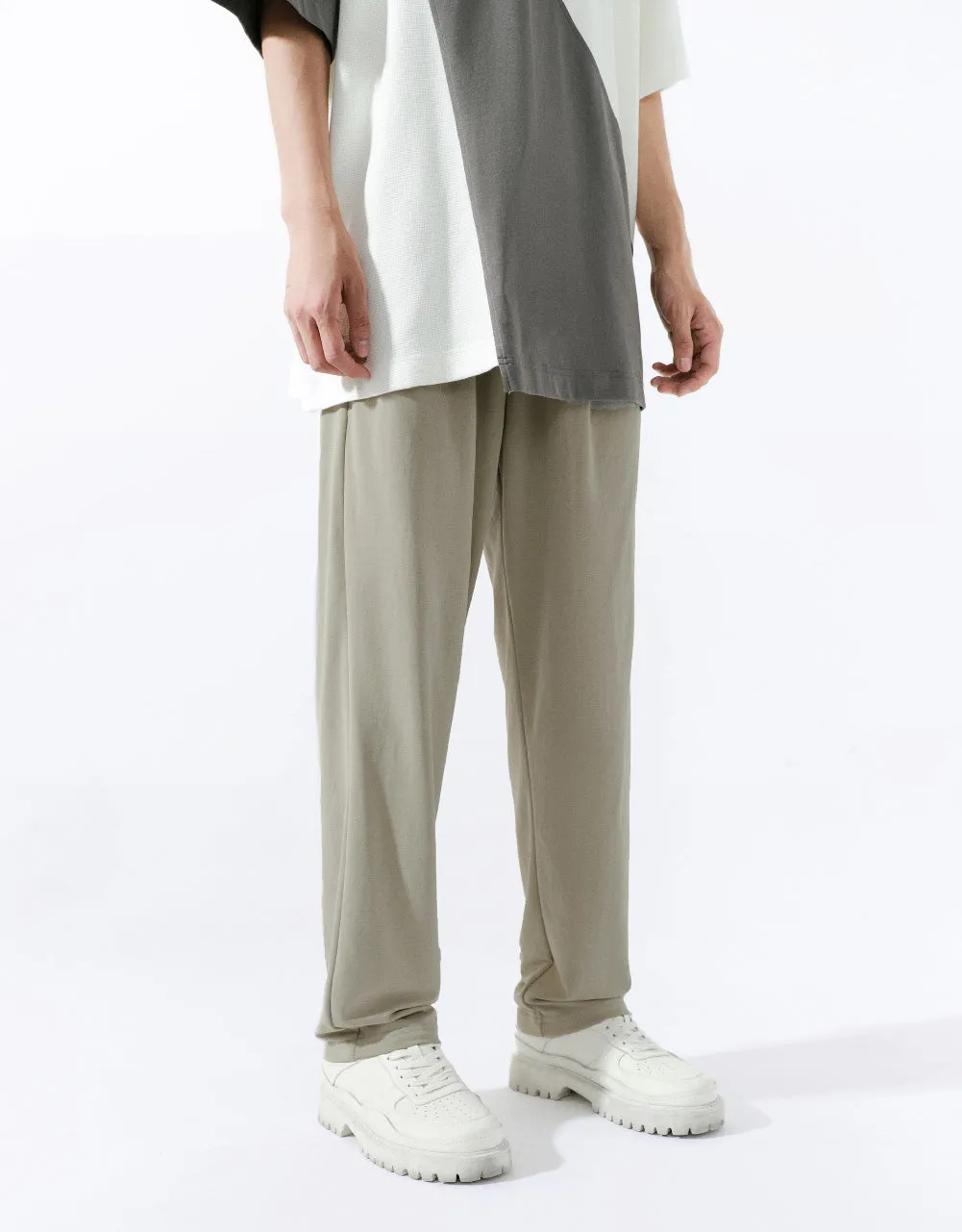 Drawstring Waist Knitted Straight Pants sold by Urban Revivo product image thumbnail 4