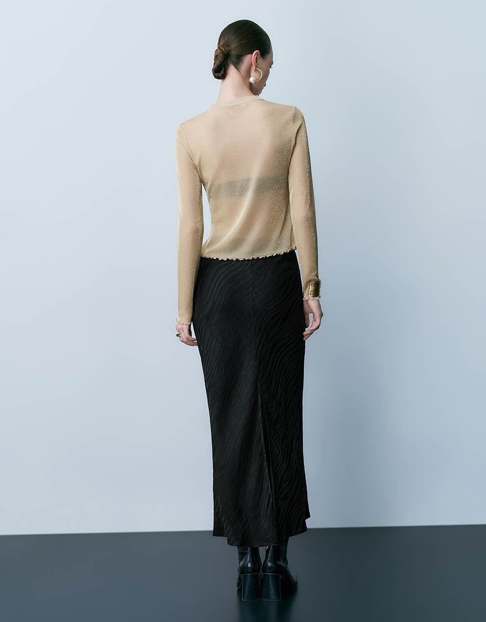 Lettuce Trim Stand Collar Skinny T-Shirt sold by Urban Revivo product image thumbnail 3