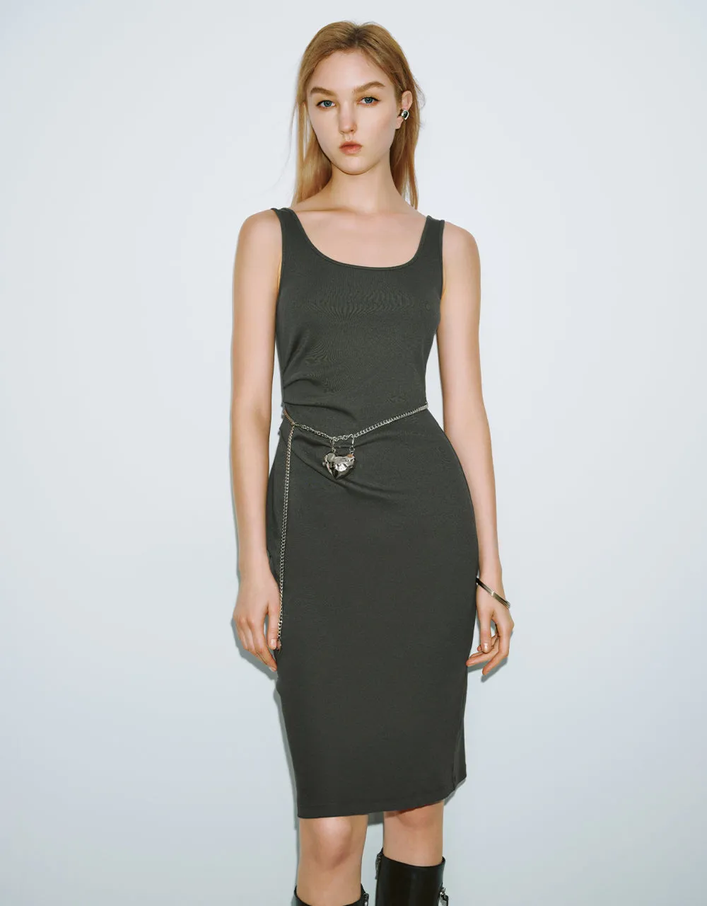 Sleeveless U Neck Skinny Dress With Chain sold by Urban Revivo