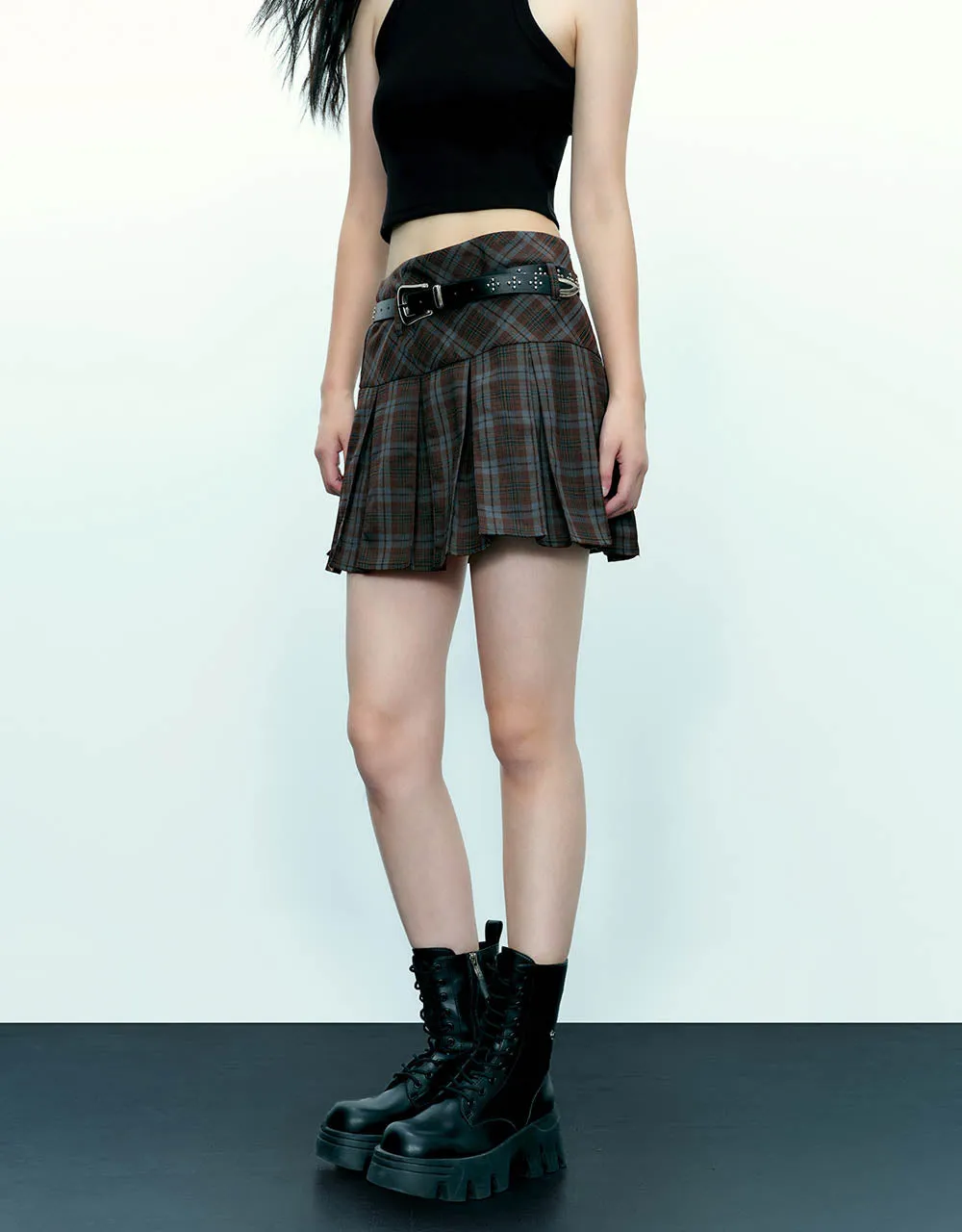 Pleated Plaid Mini A-Line Skirt sold by Urban Revivo product image thumbnail 4