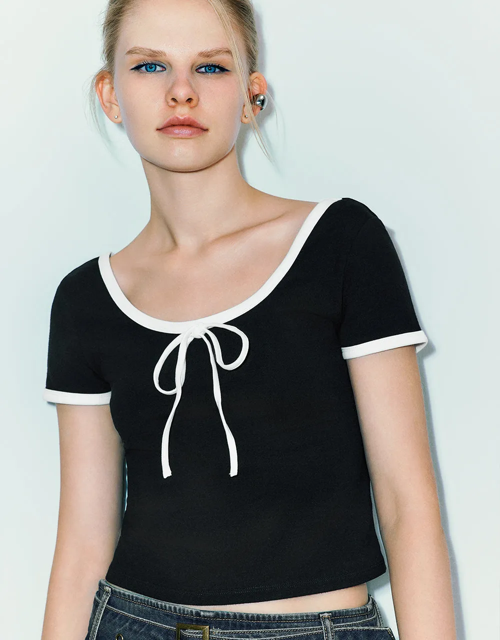 U Neck Skinny T-Shirt sold by Urban Revivo product image thumbnail 4