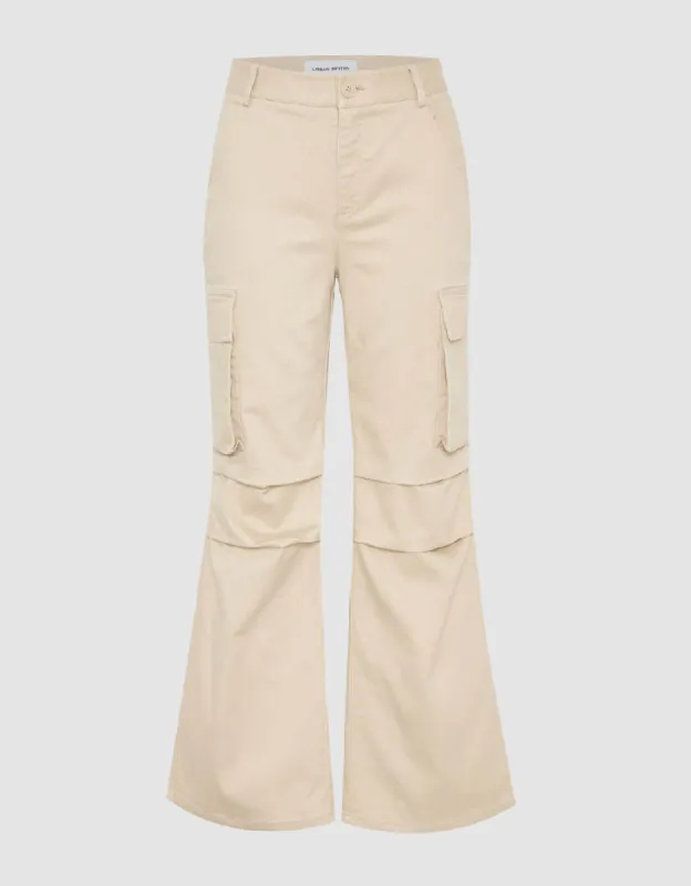 Wide-Leg Pants sold by Urban Revivo