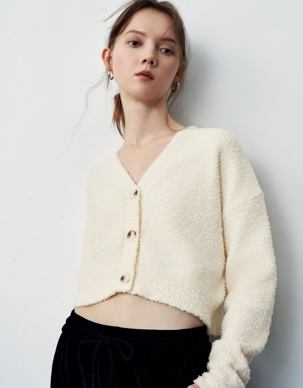 Drop Shoulder Sleeve V-Neck Knitted Cardigan sold by Urban Revivo product image thumbnail 3
