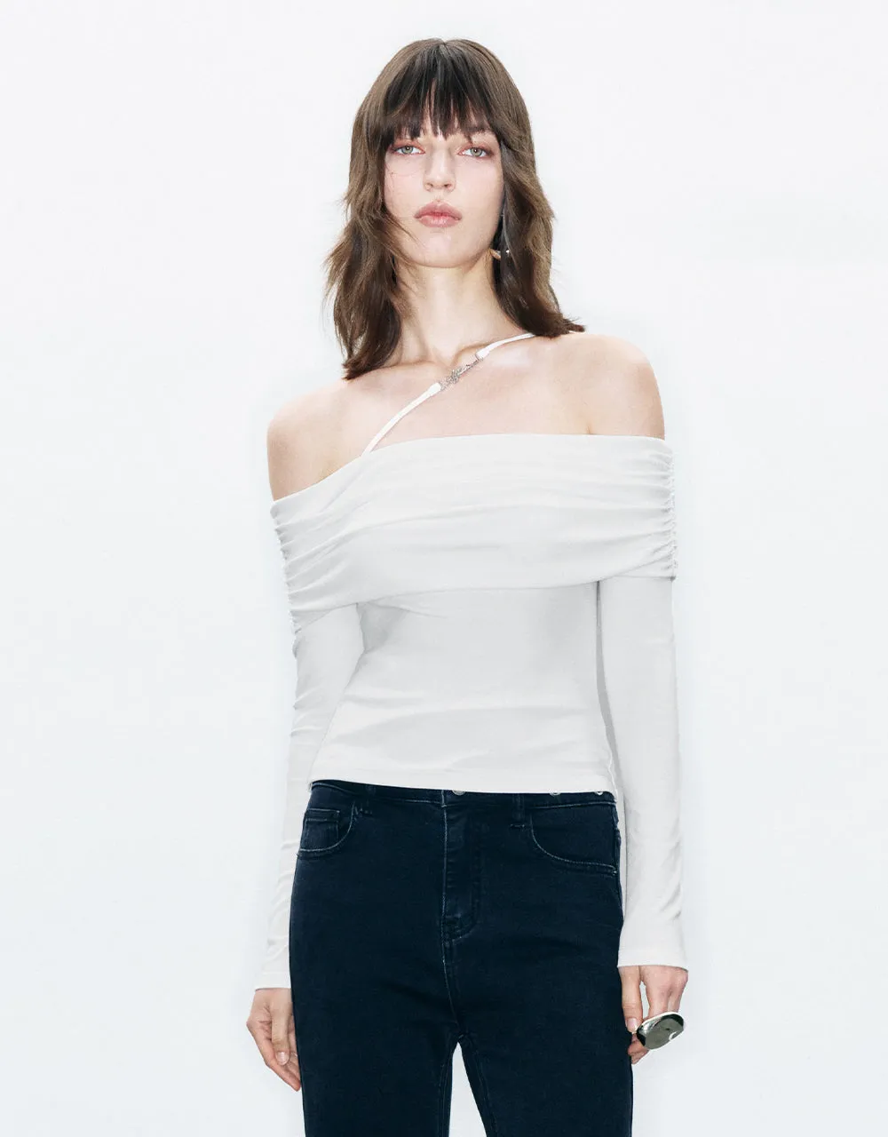 Off-Shoulder Skinny T-Shirt sold by Urban Revivo