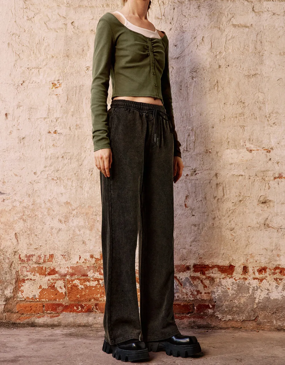 Drawstring Waist Straight Jeans sold by Urban Revivo product image thumbnail 4