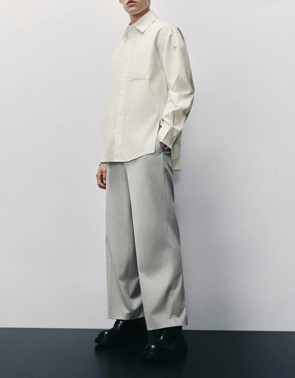 Loose Straight Pants sold by Urban Revivo product image thumbnail 4