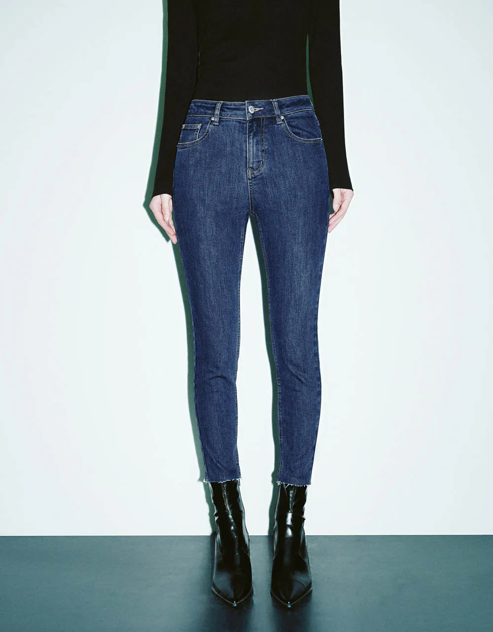 Skinny Jeans sold by Urban Revivo product image thumbnail 2