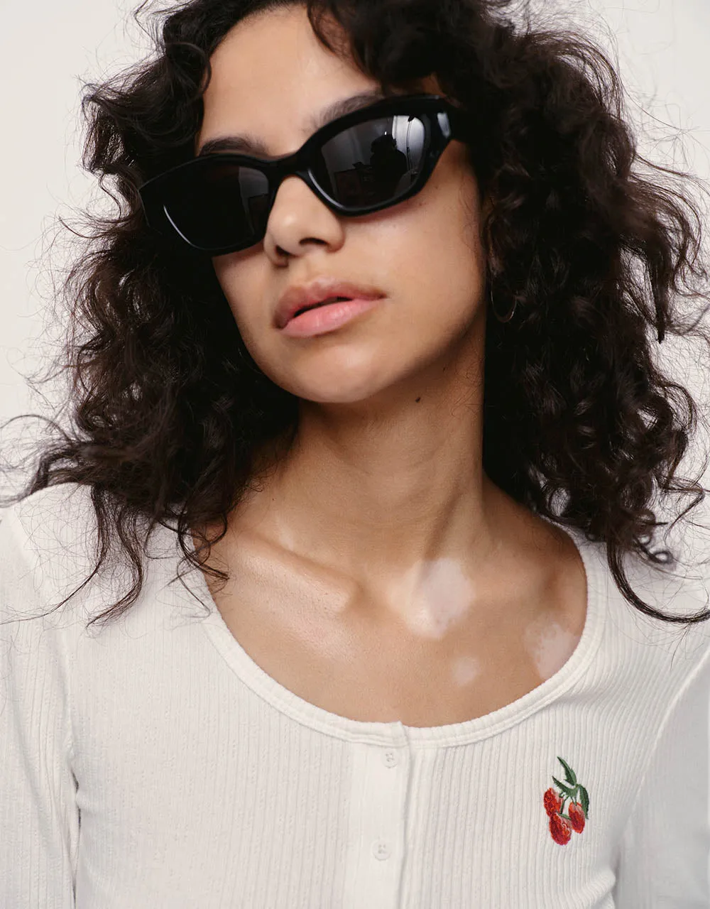 Fruit Embossed U Neck Skinny Knitted T-Shirt sold by Urban Revivo product image thumbnail 4